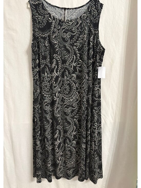 Plus Size 3/4 Sleeve Jacket Dress - Picture 3 of 5